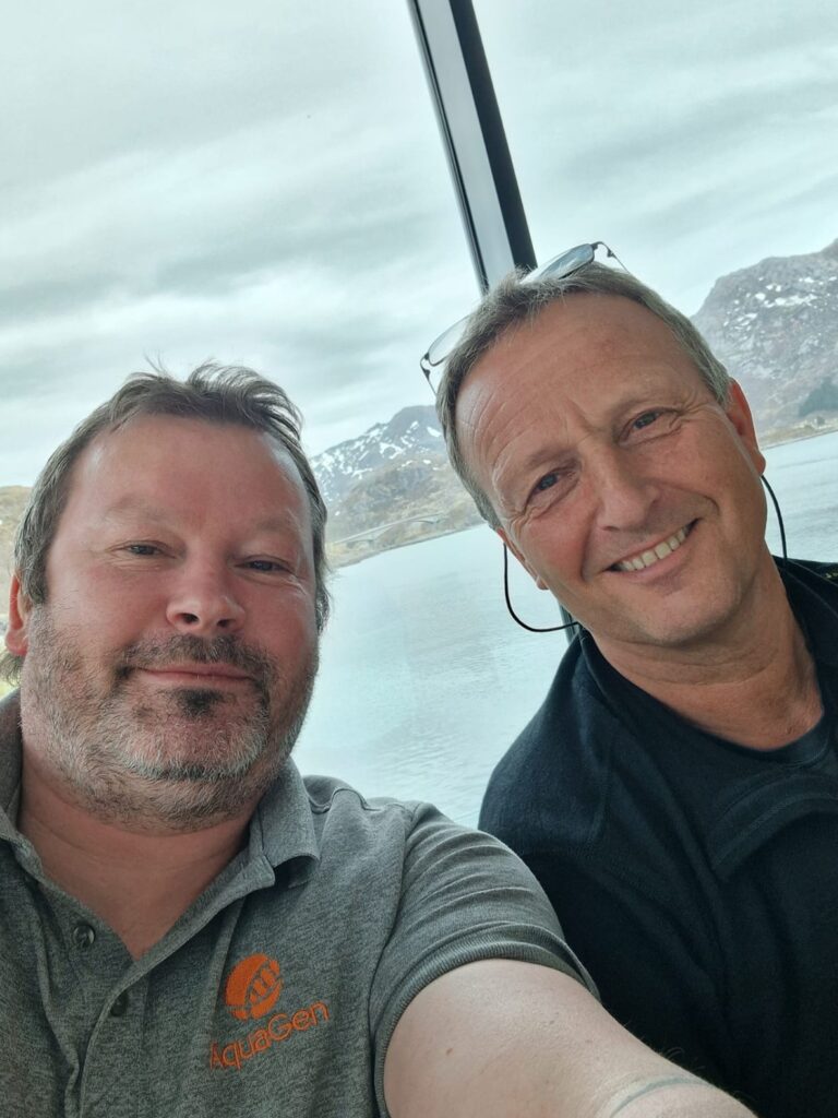 Driftsoperatørene Thomas Kjønsvik og Frode Emil Vartdal legger nye 112 mil bak seg på returen til Profunda i Barstadvik